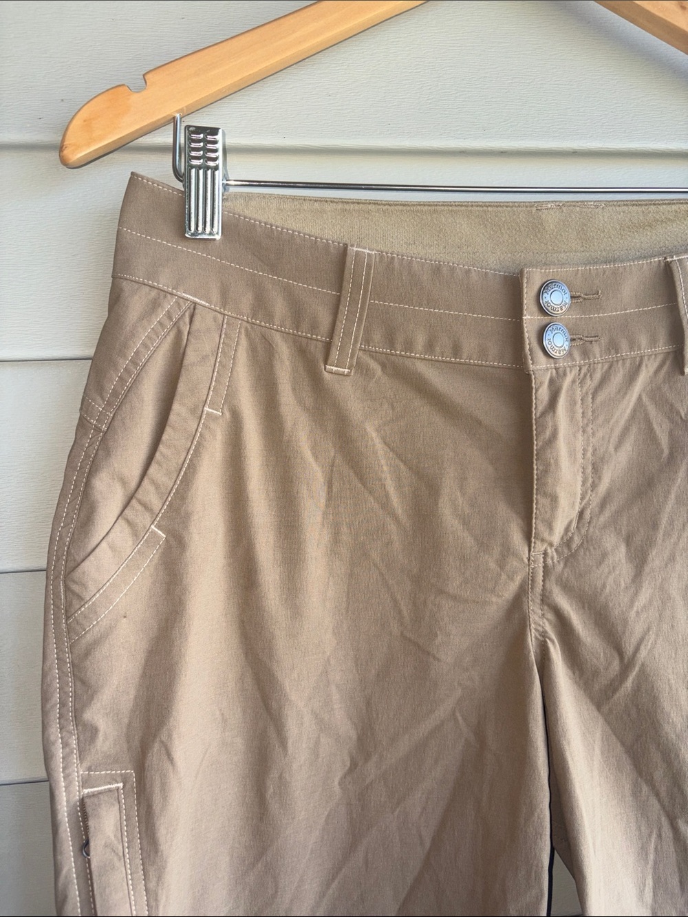 Marmot Trailaway Casual Tan Knee-Length Shorts. Size 6 - Picture 3 of 7